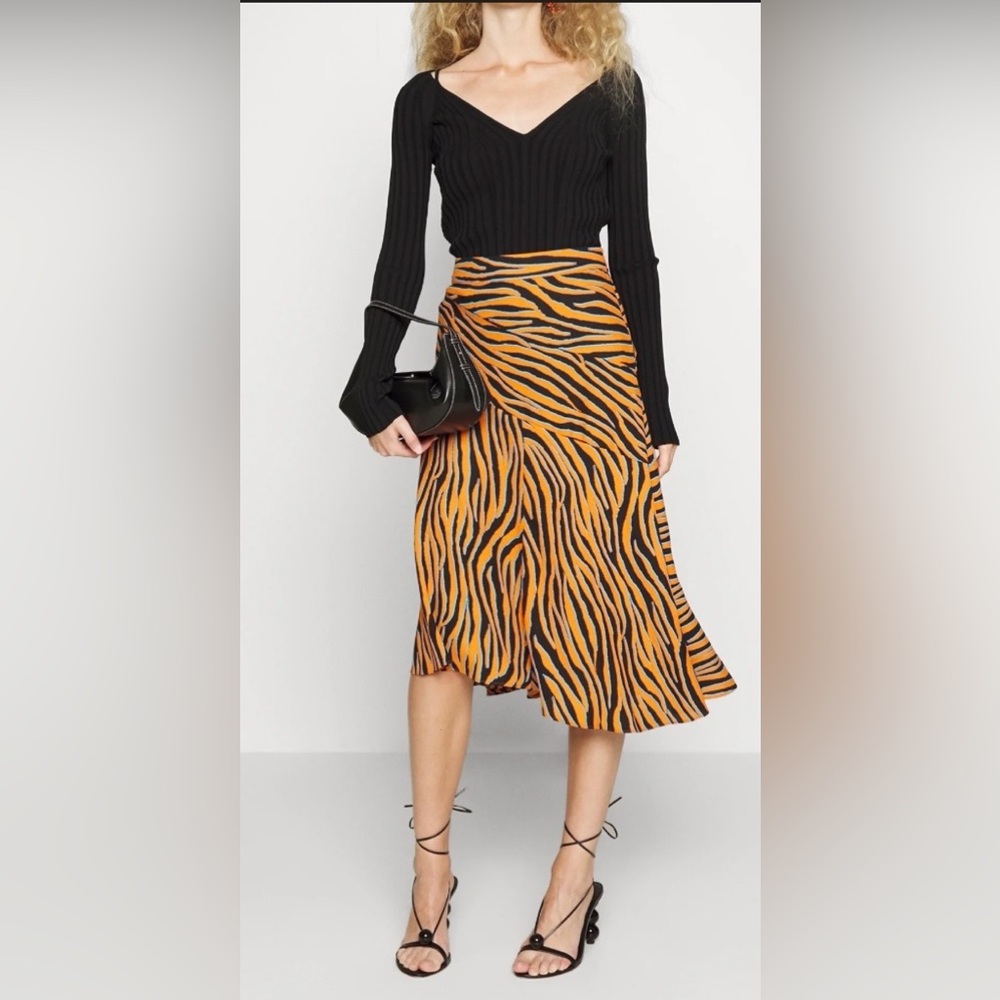 ⭐️DIANE VON FURSTENBERG Lilo Skirt⭐️
Size 10 - Picture 2 of 6